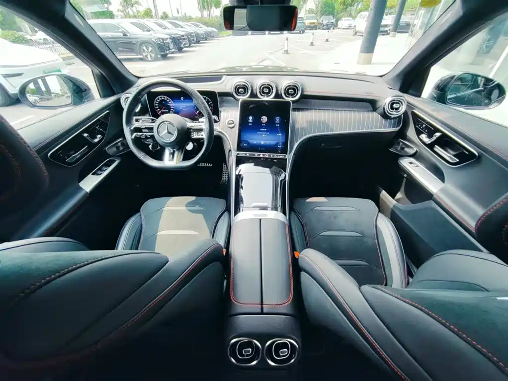 Mercedes-Benz GLC AMG 2025 — фото 17