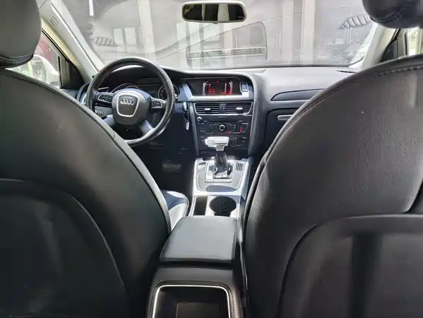 Audi A4L 2012