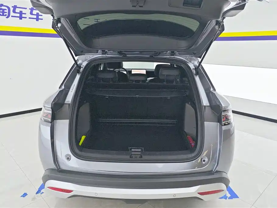BYD L DM-i 2025 — фото 4