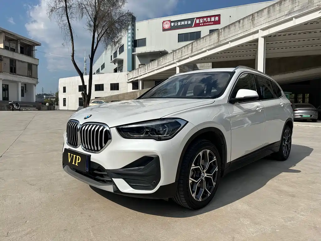 BMW X1 2022 — фото 1