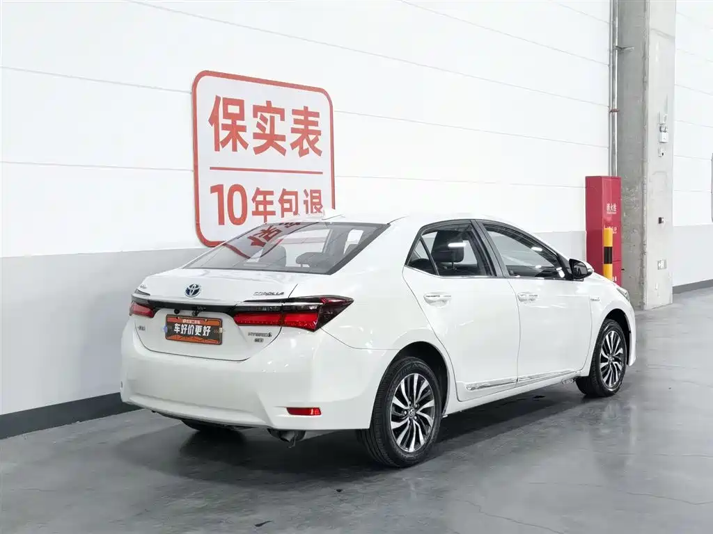 Toyota Corolla 2018 — фото 2