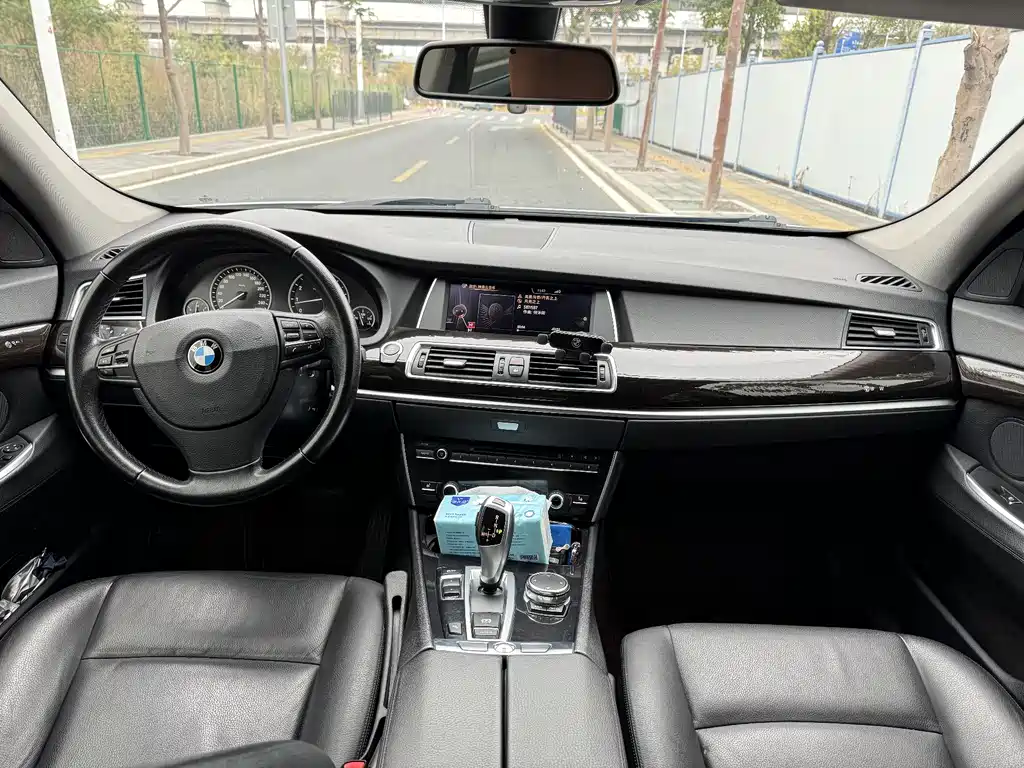 BMW 5 Series GT 2015 — фото 5
