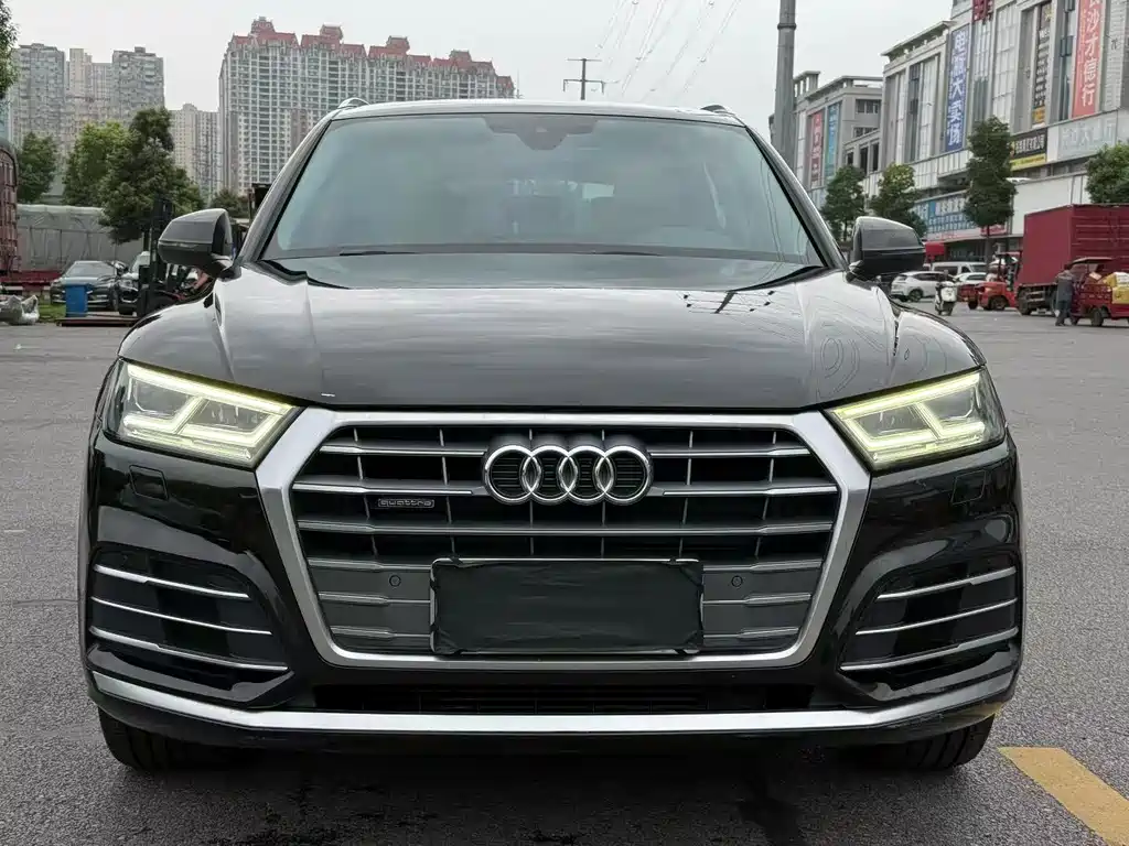 Audi Q5L 2020