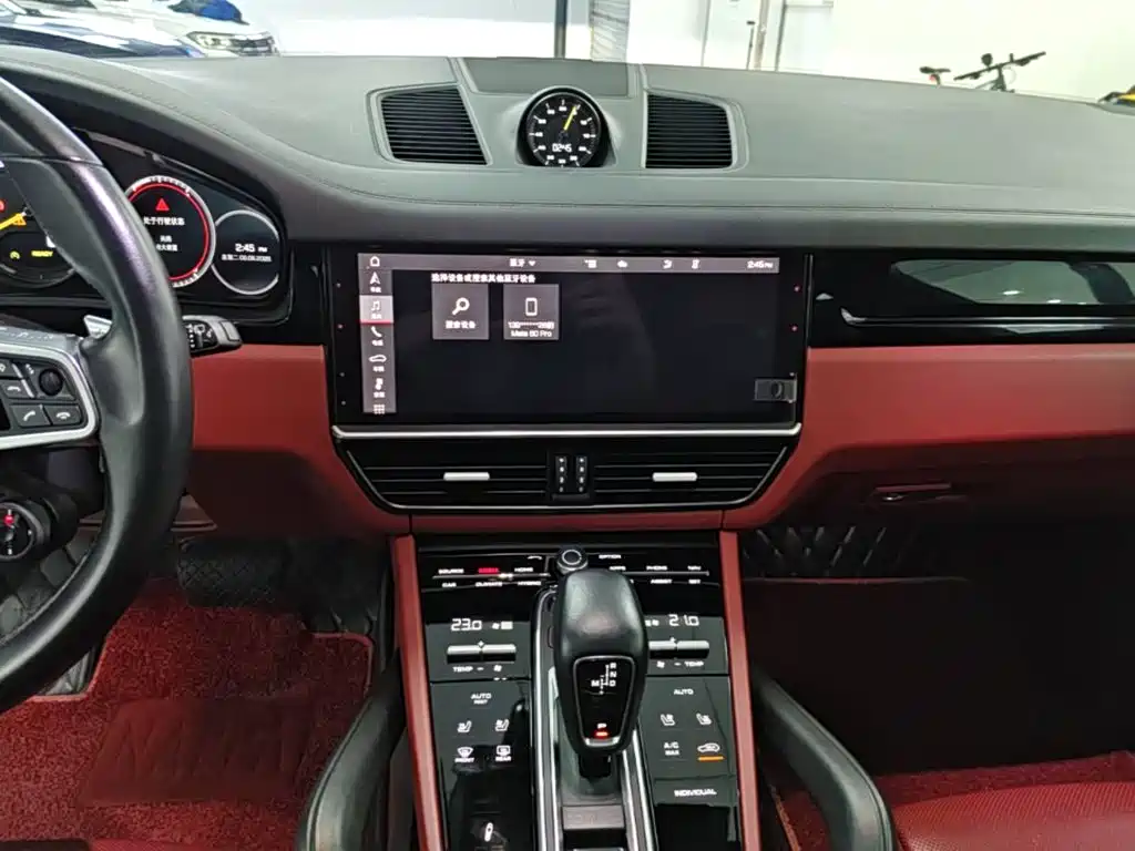 Porsche Cayenne Hybrid 2020 — фото 13