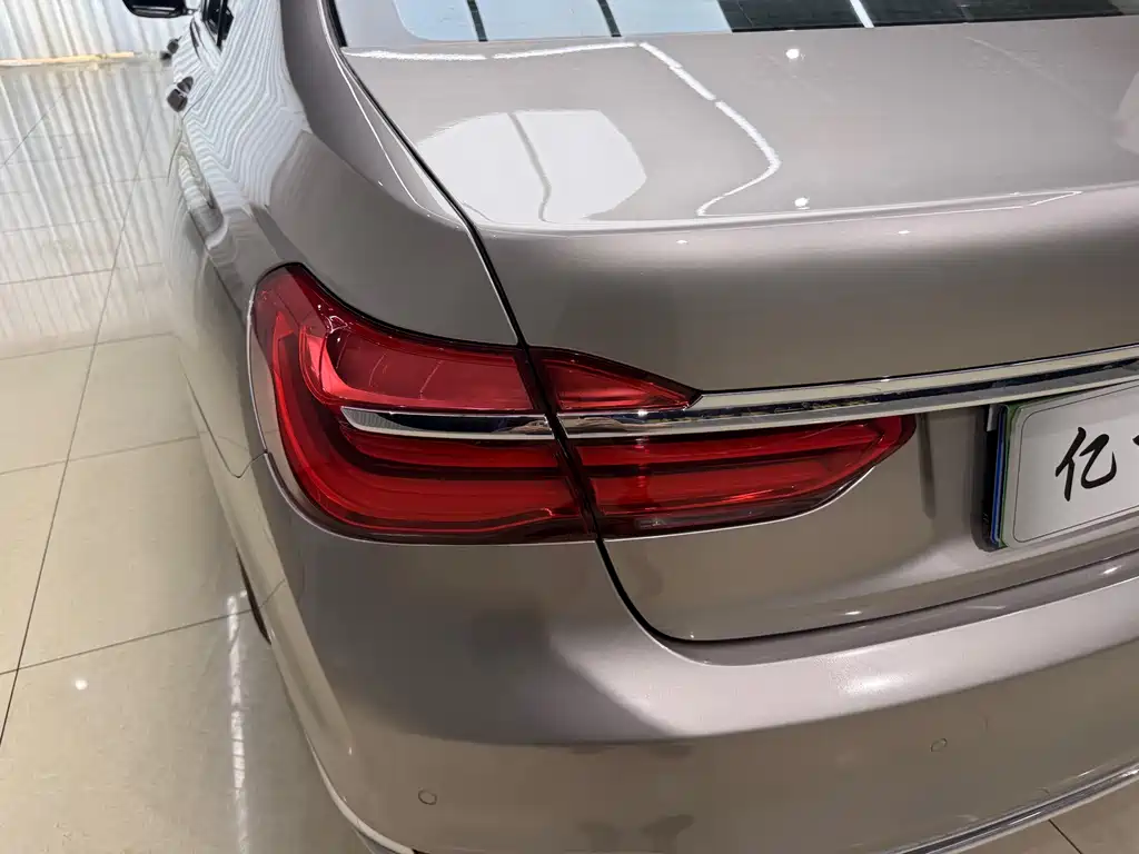 BMW 7 Series 2016 — фото 15