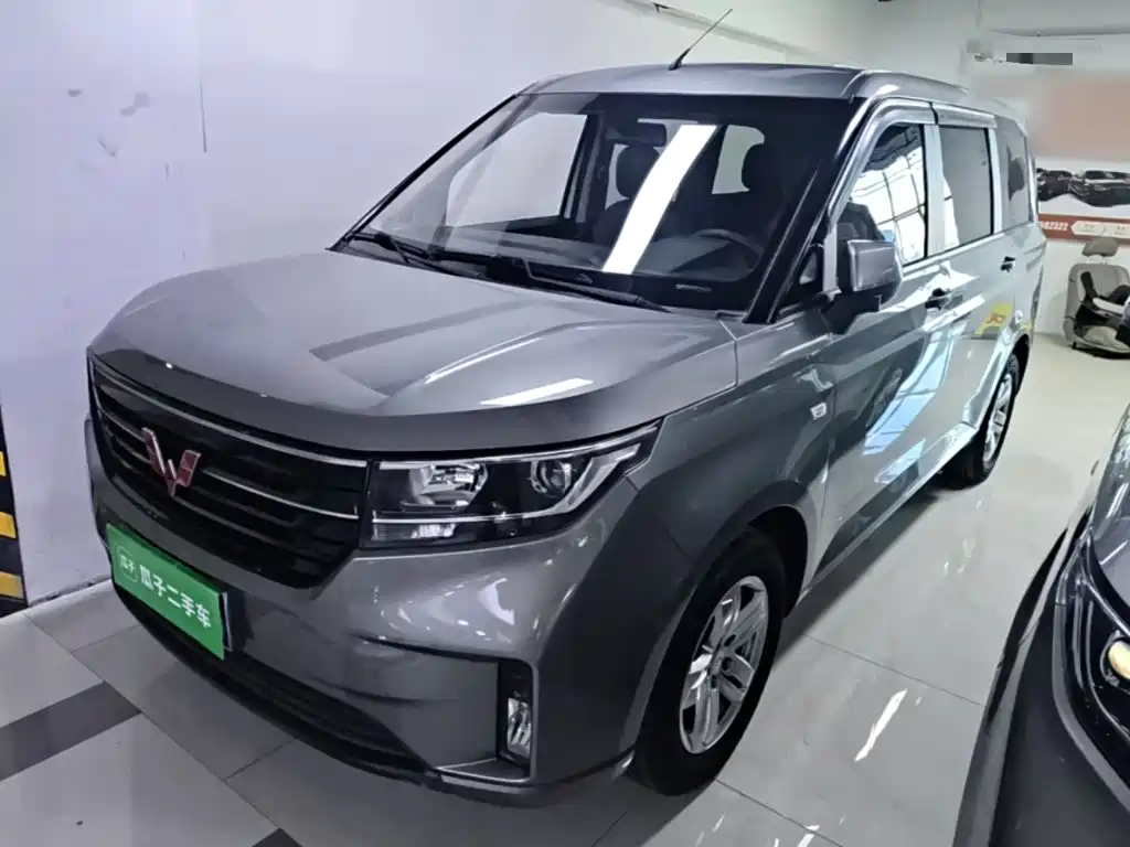 Wuling Hongguang PLUS 2019