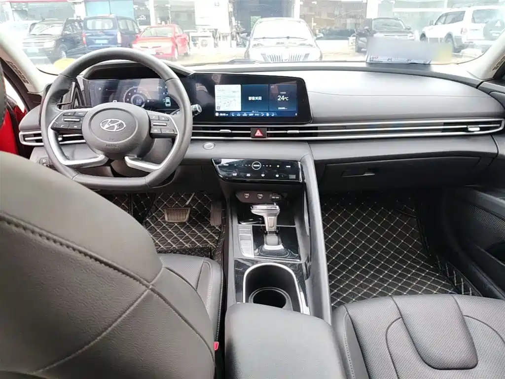 Hyundai Elantra 2022 — фото 10