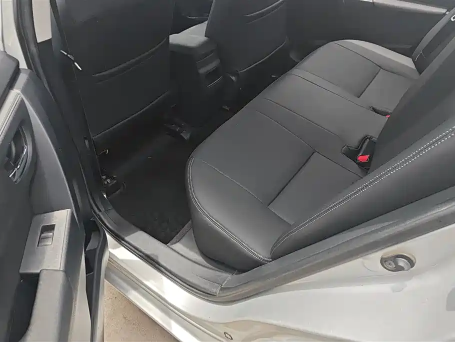 Toyota Corolla 2016 — фото 11