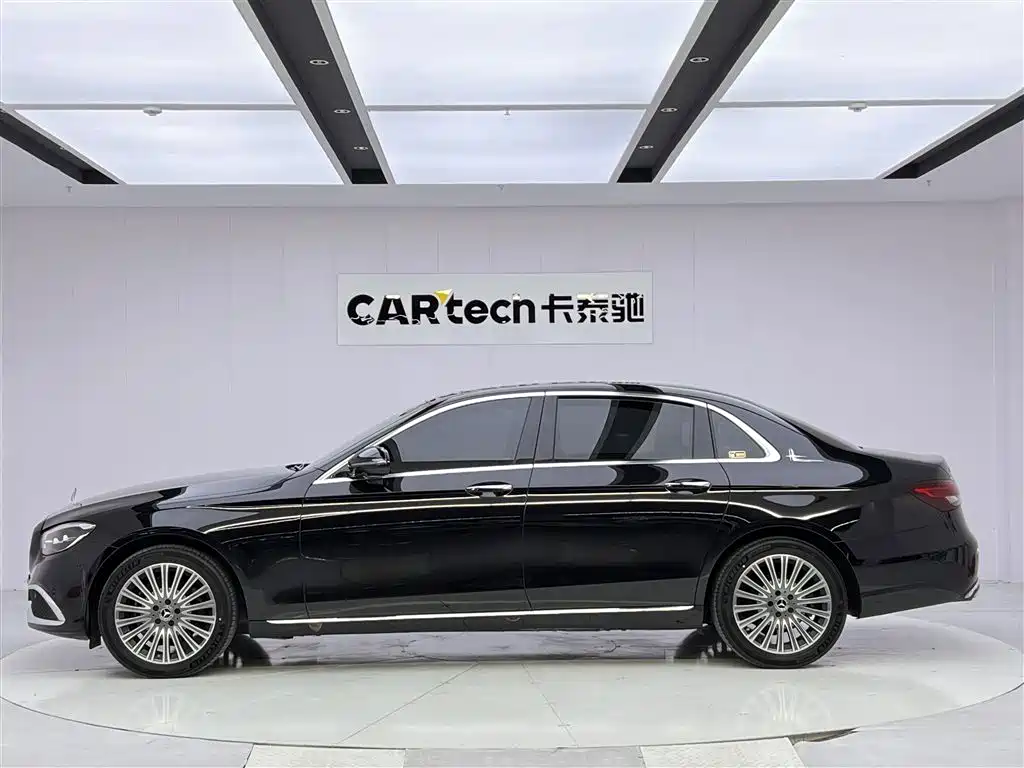 Mercedes-Benz E-Class 2023 — фото 9