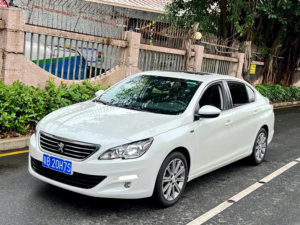 Peugeot 408 2016