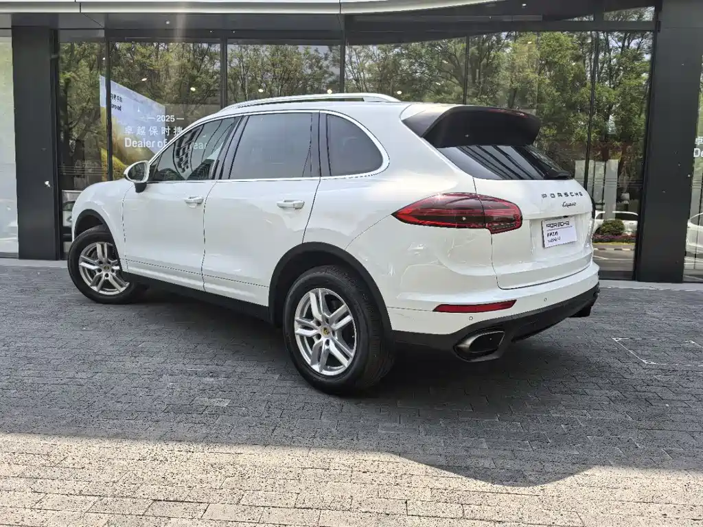 Porsche Cayenne 2017 — фото 4