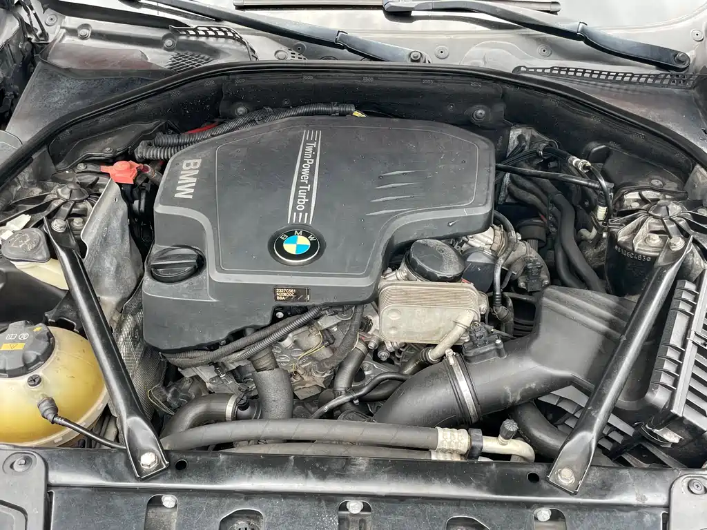 BMW 5 Series 2014 — фото 14