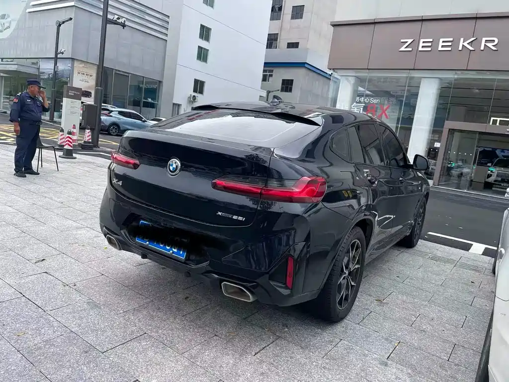BMW X4 2022 — фото 8