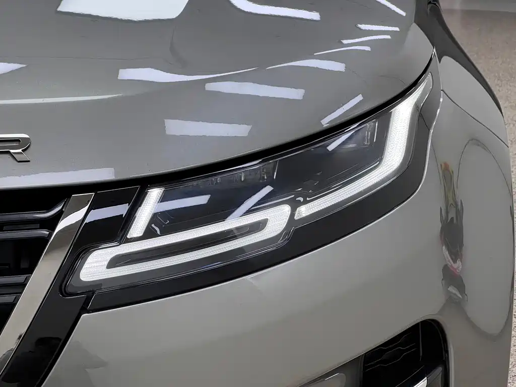 Land Rover Evoque 2021 — фото 8