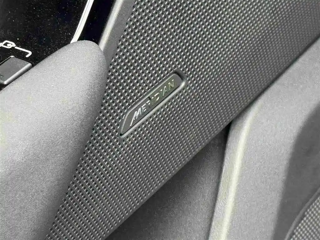 Land Rover Range Rover Velar 2024 — фото 13