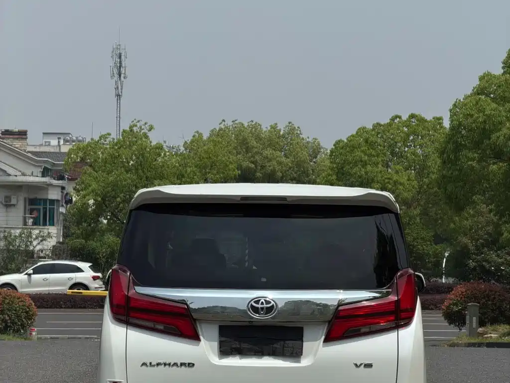 Toyota Alphard 2018 — фото 4