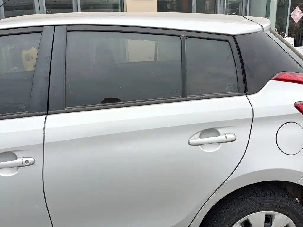 Toyota Yaris L 2014 — фото 23