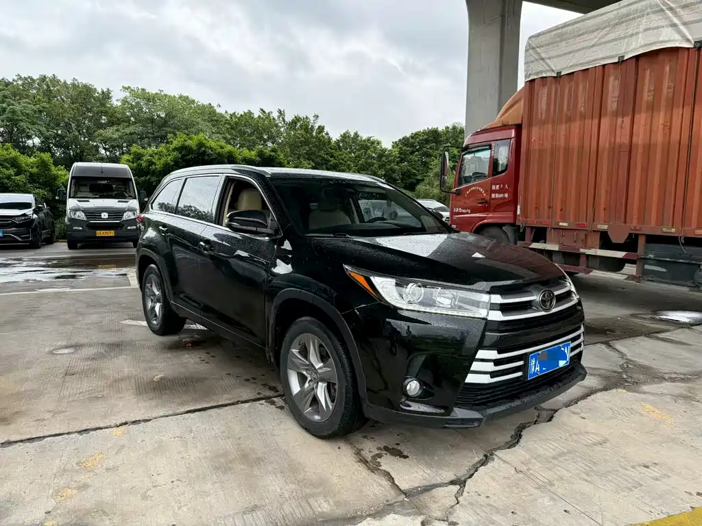 Toyota Highlander 2018 — фото 2