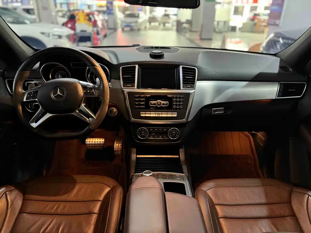 Mercedes-Benz M-Class AMG 2015 — фото 12