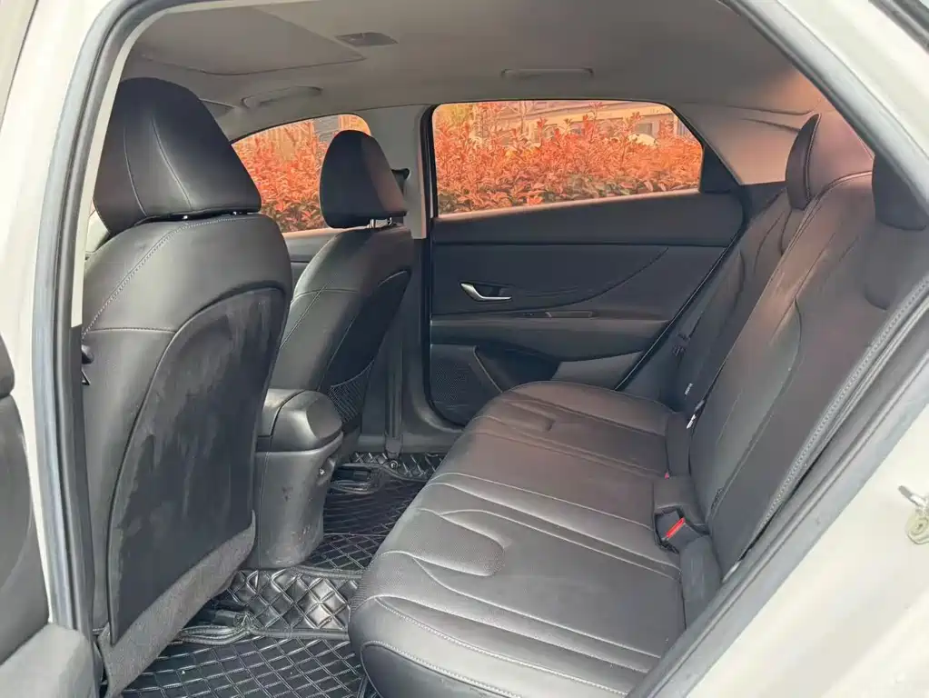 Hyundai Elantra 2021