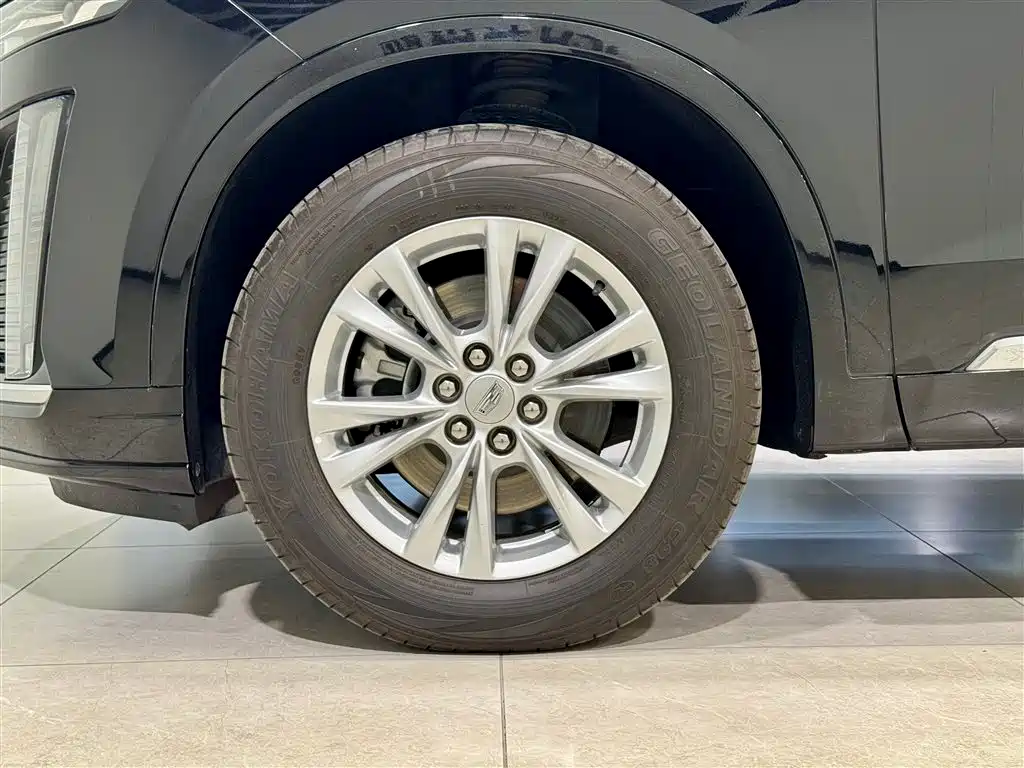 Cadillac XT6 2023 — фото 10