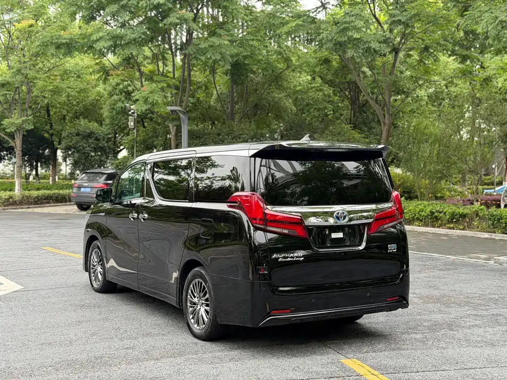 Toyota Alphard 2021 — фото 17