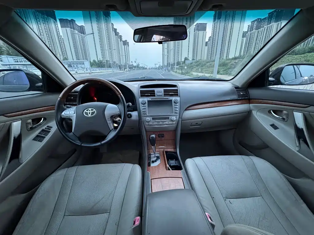 Toyota Camry 2011 — фото 9