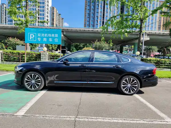 Volvo S90 2024