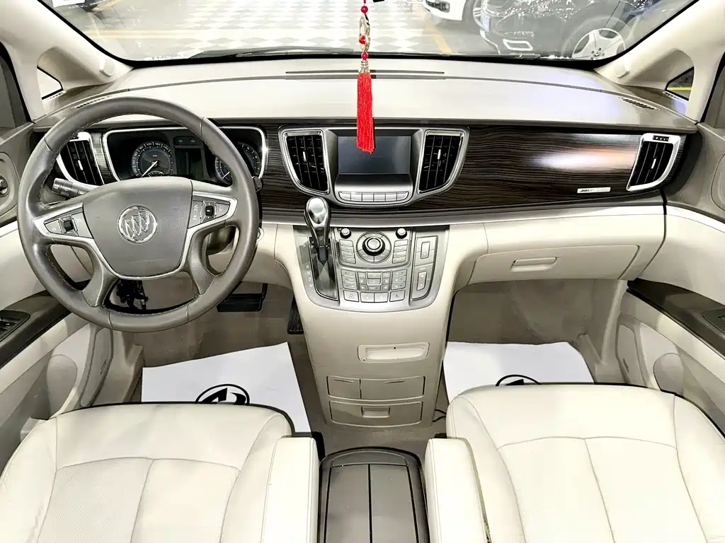 Buick GL8 2013