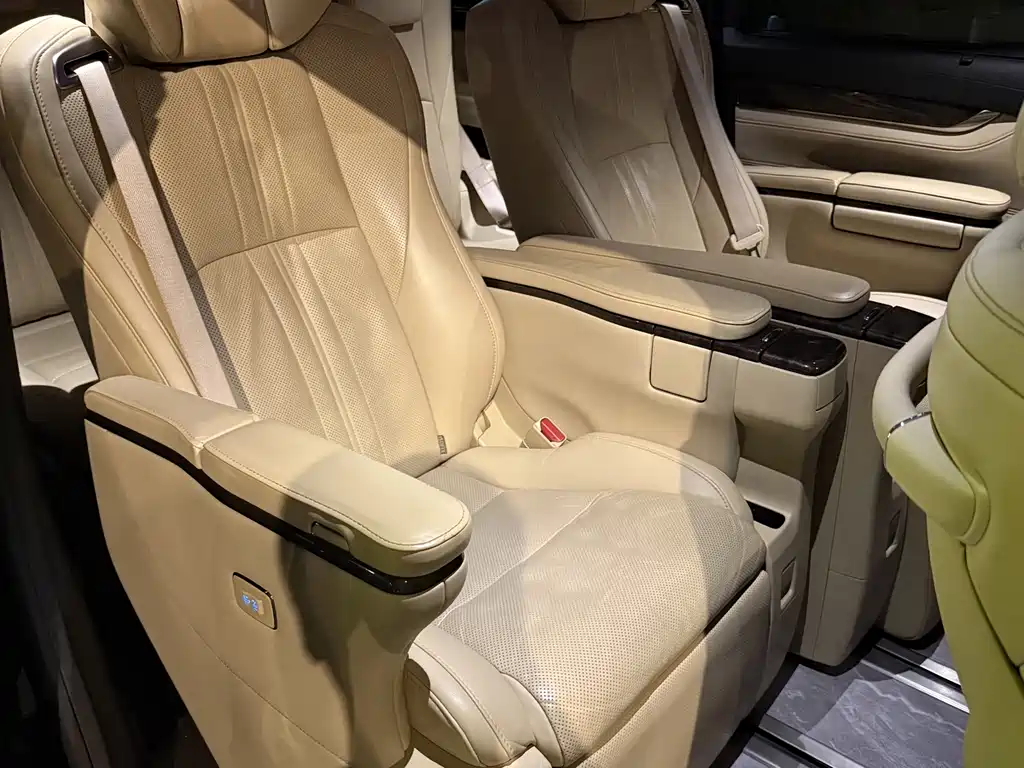 Toyota Alphard 2019 — фото 6