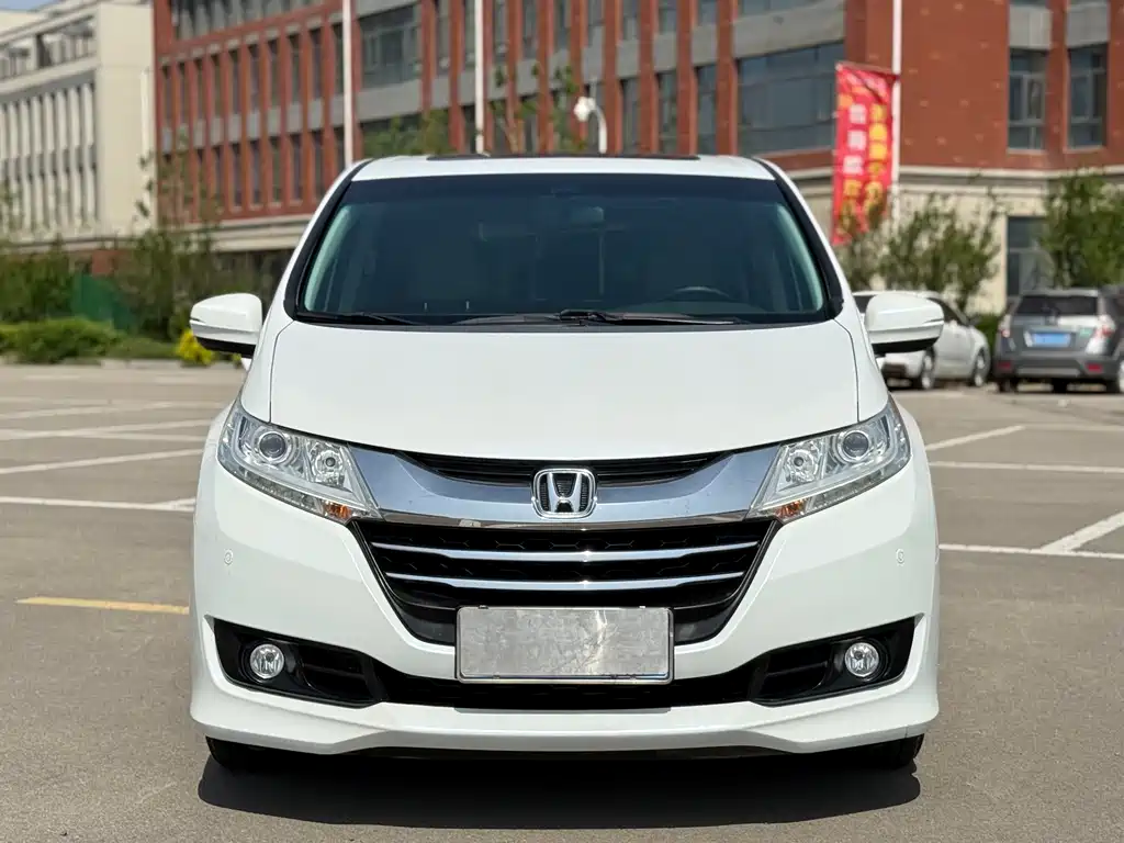 Honda Odyssey 2018 — фото 2