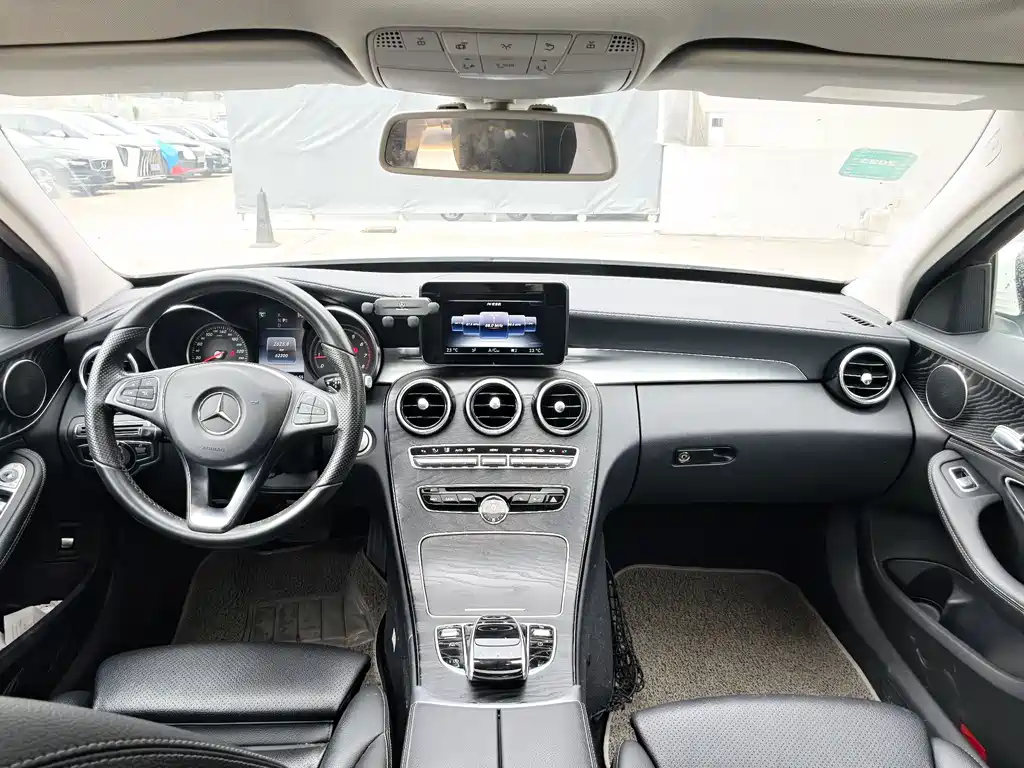 Mercedes-Benz C-Class 2017 — фото 14