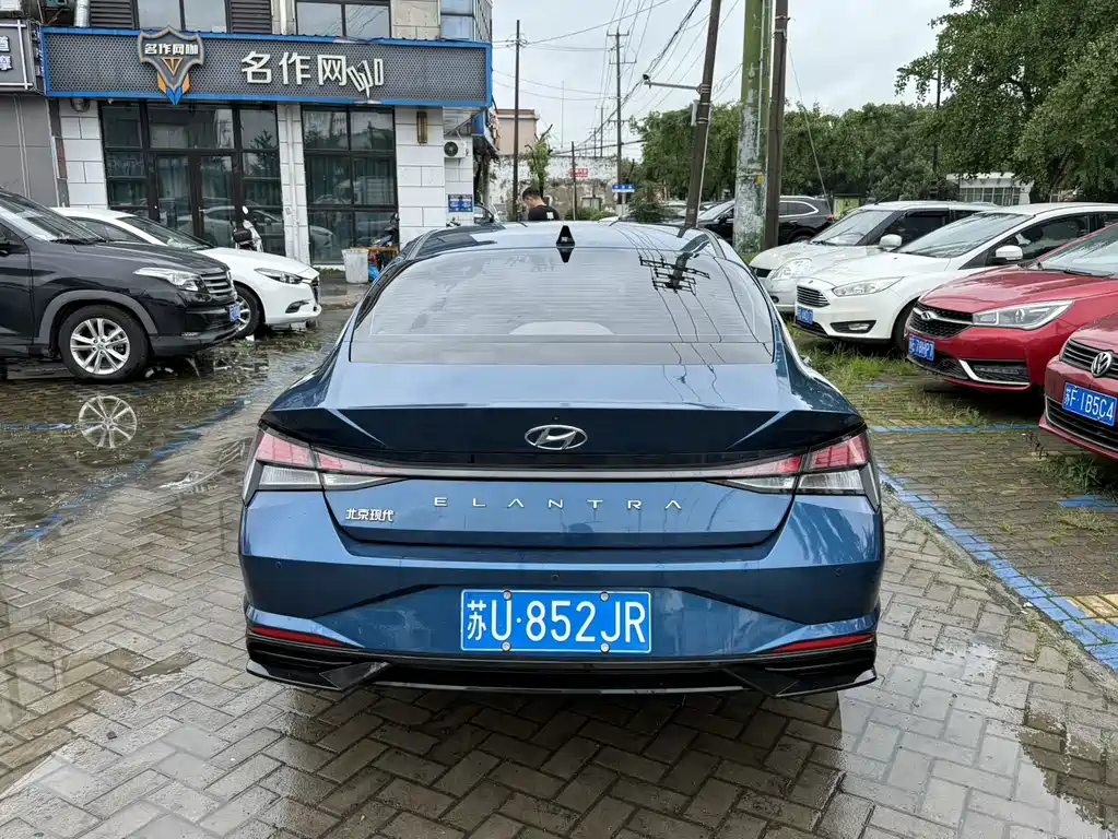 Hyundai Elantra 2023 — фото 10