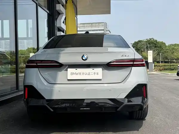 BMW 5 Series 2025
