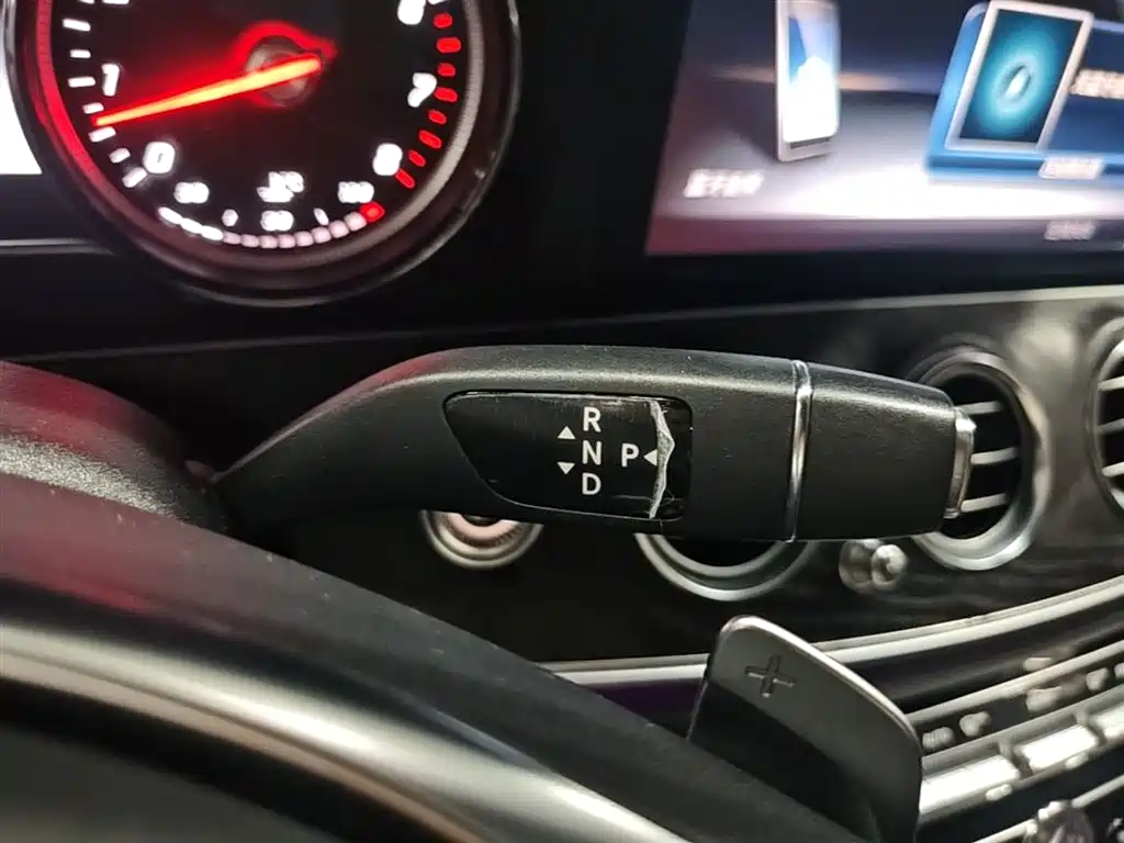 Mercedes-Benz E-Class 2017 — фото 14
