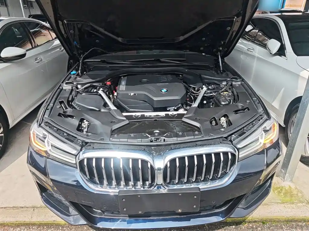 BMW 5 Series 2023 — фото 16