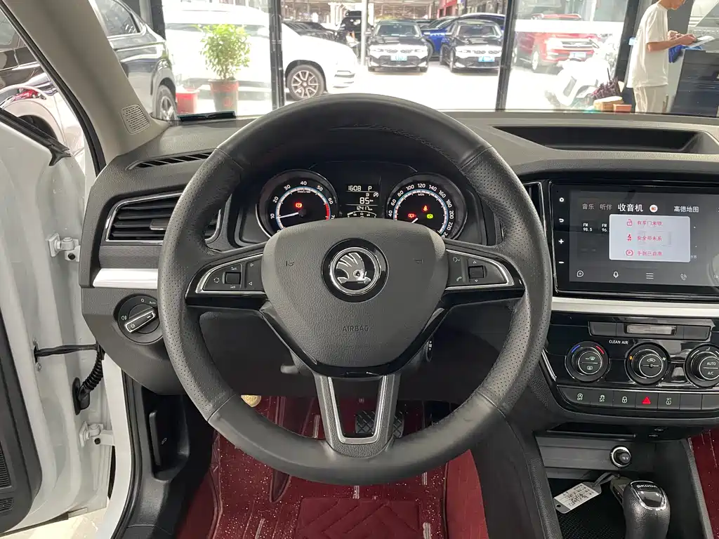 Skoda Kamiq 2023 — фото 9