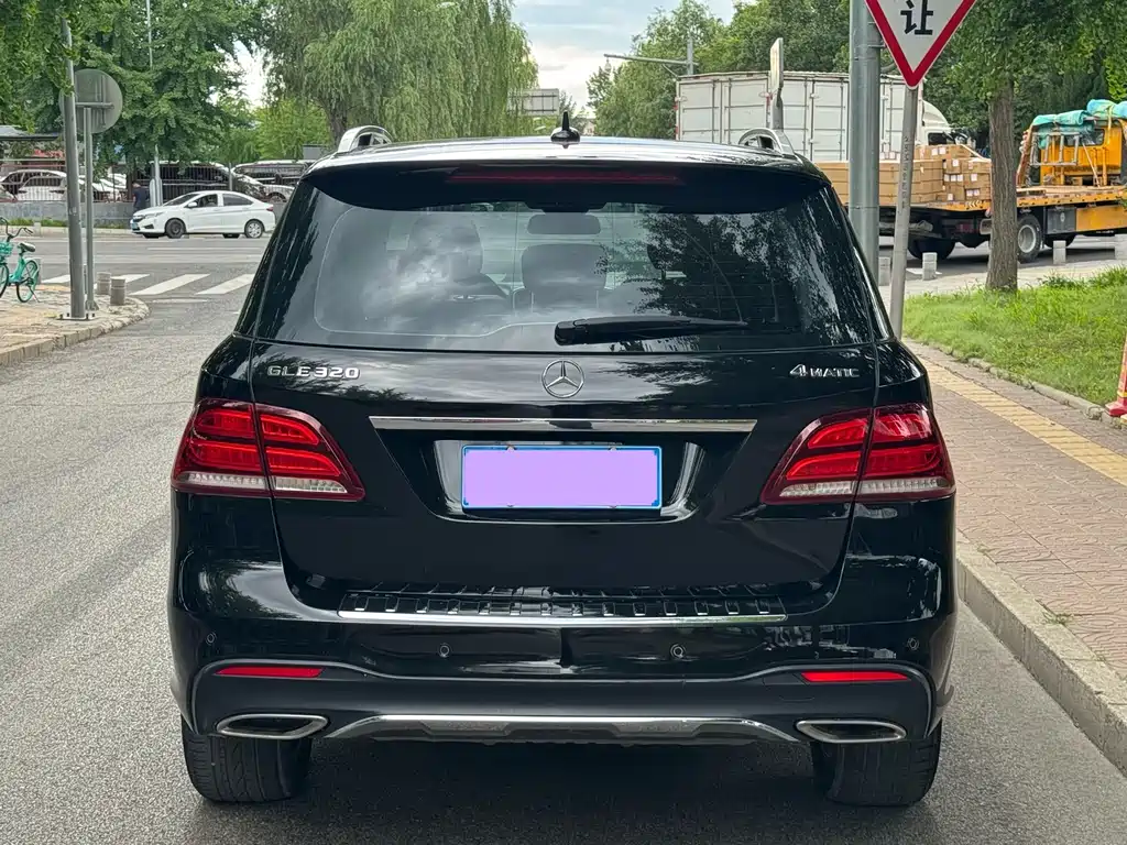 Mercedes-Benz GLE 2017 — фото 4