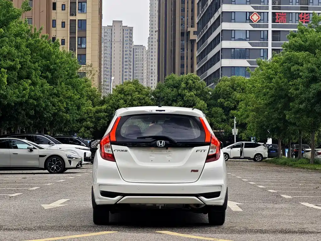 Honda Fit 2018 — фото 10