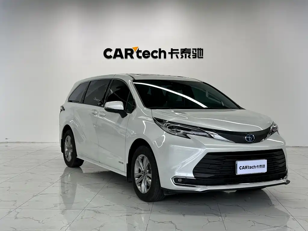 Toyota Sienna 2023 — фото 3