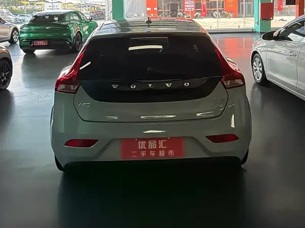Volvo V40 2017