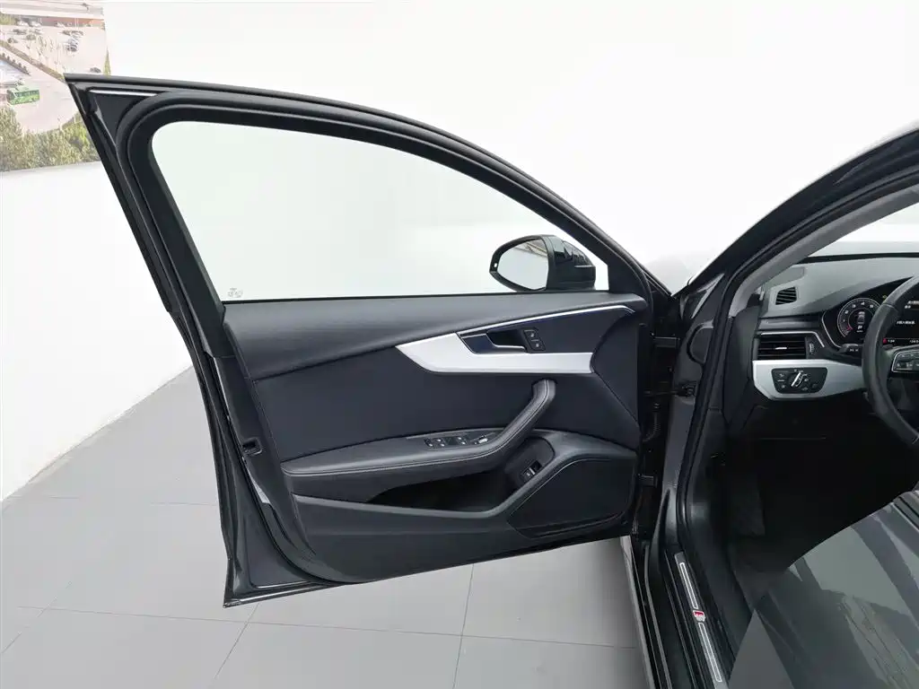 Audi A4L 2022 — фото 8
