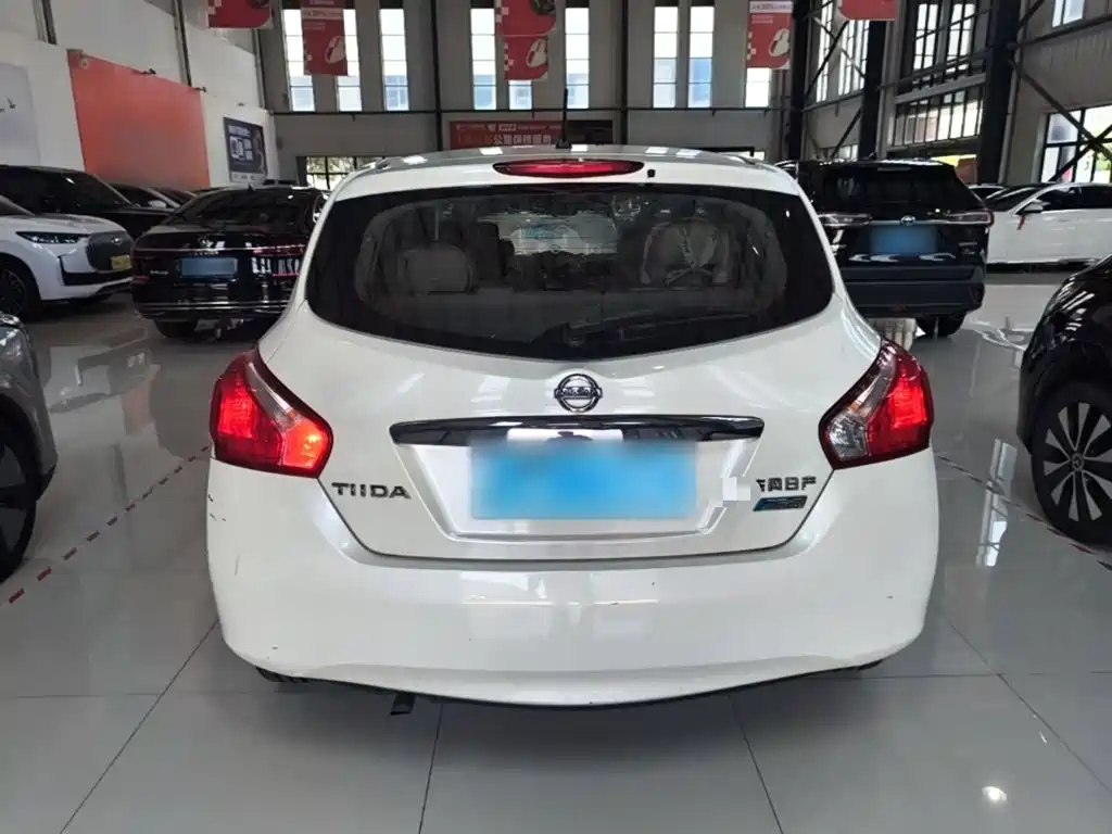 Nissan Tiida 2016
