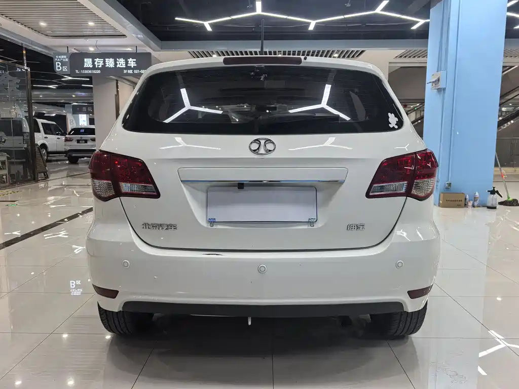 BAIC E-Series 2013 — фото 4