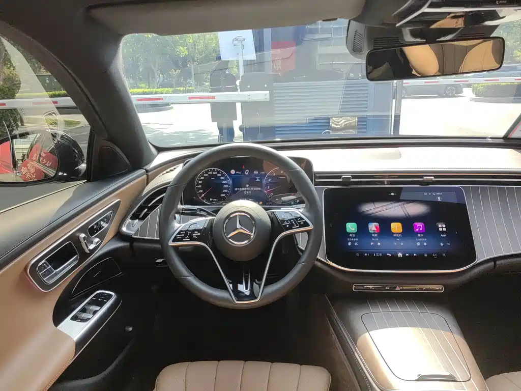 Mercedes-Benz E-Class 2025 — фото 13