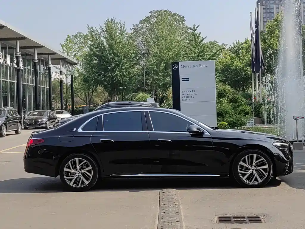 Mercedes-Benz E-Class 2025