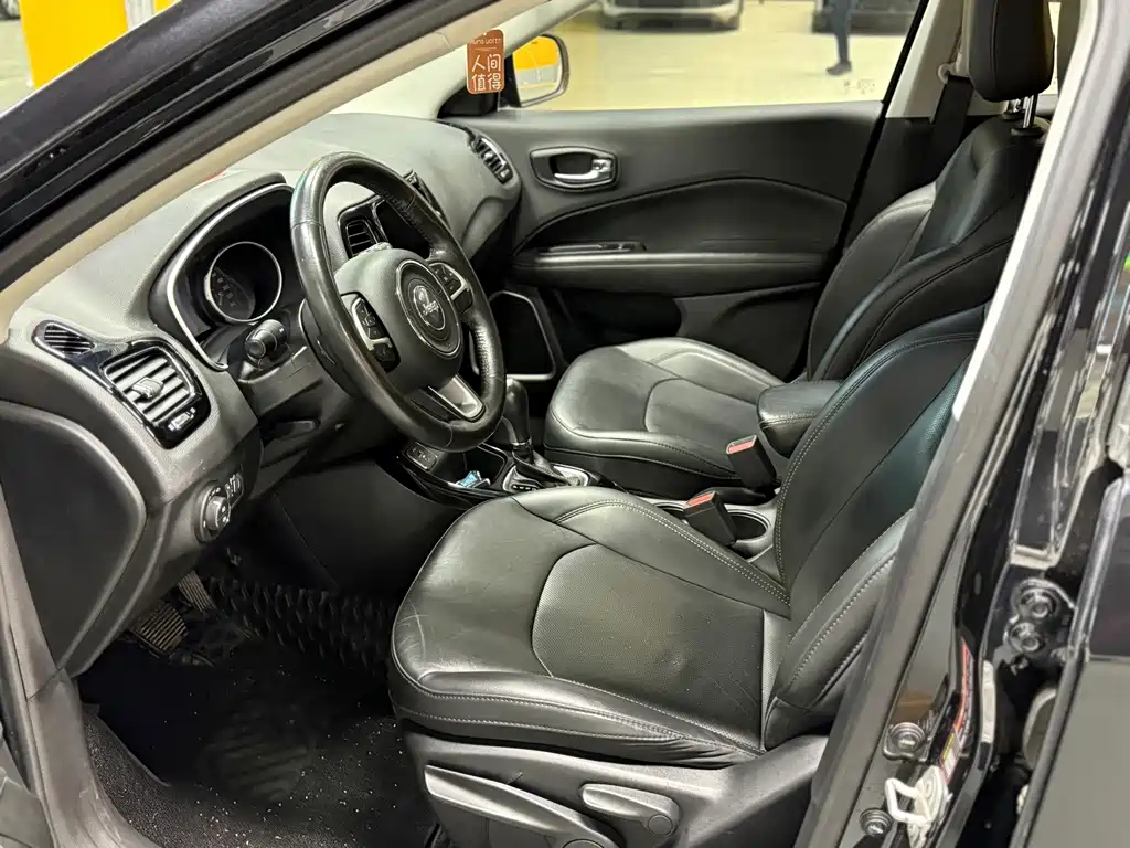 Jeep Compass 2020 — фото 15