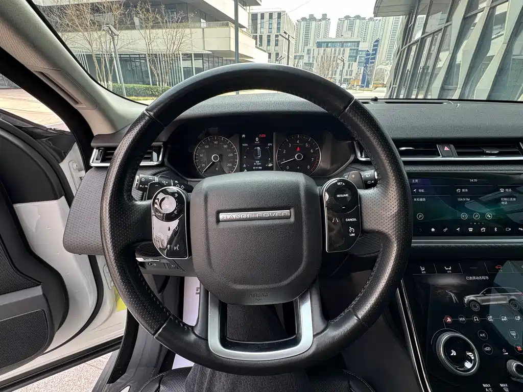 Land Rover Velar 2018 — фото 14