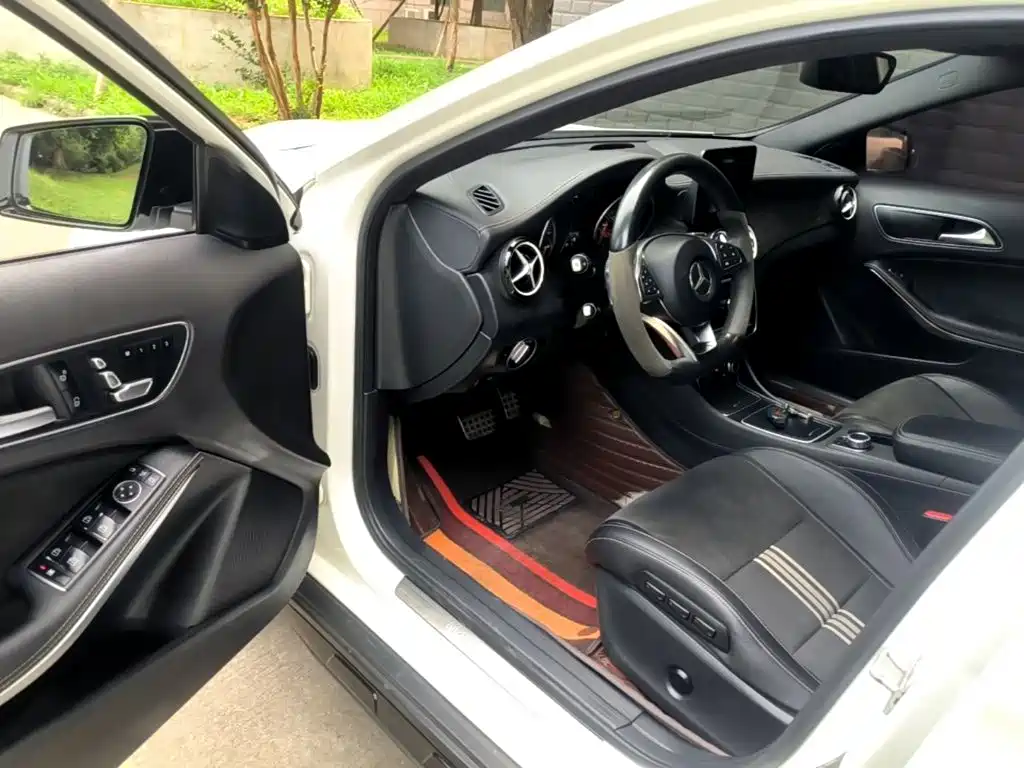 Mercedes-Benz GLA 2018 — фото 16