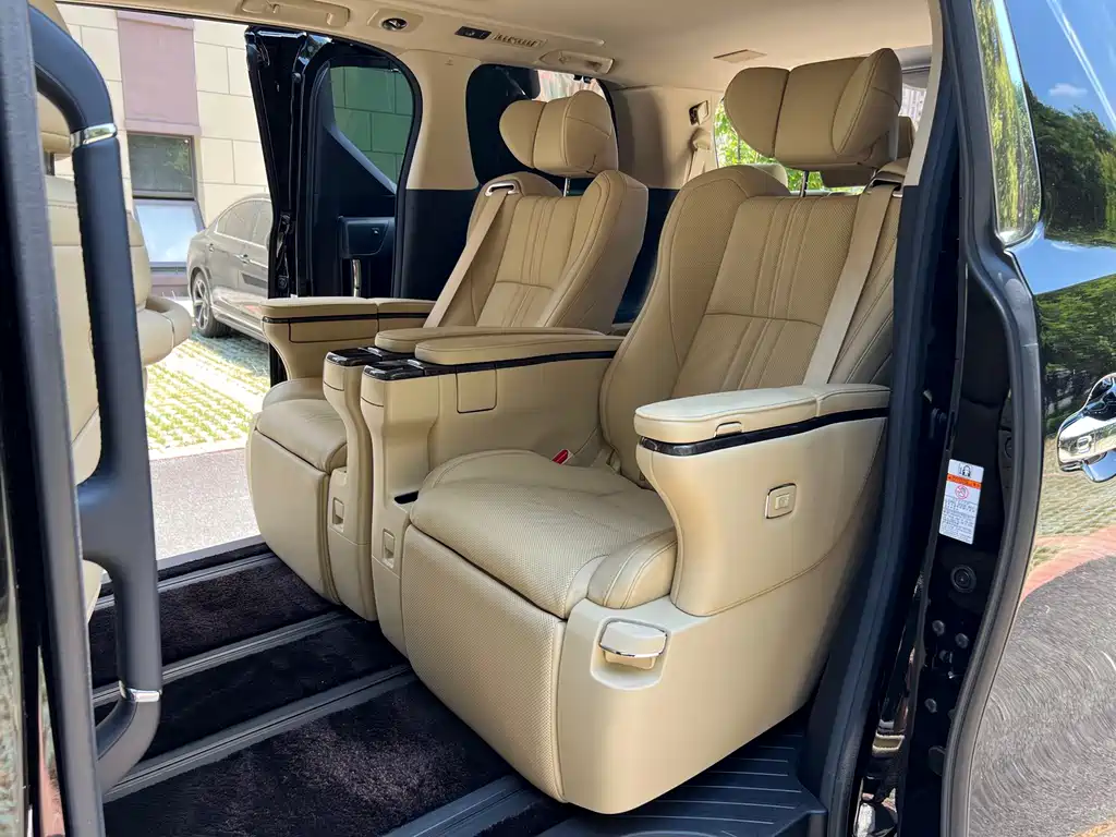 Toyota Alphard 2021 — фото 6